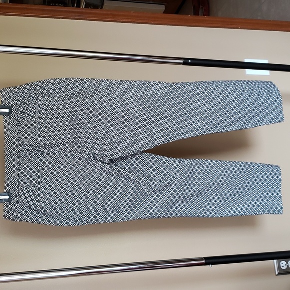 Dana Buchman Pants - Picture 4 of 6